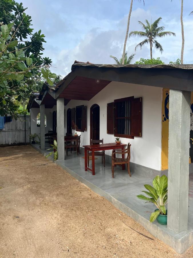 Sabine Holiday Resort And Restaurant 마타라 외부 사진